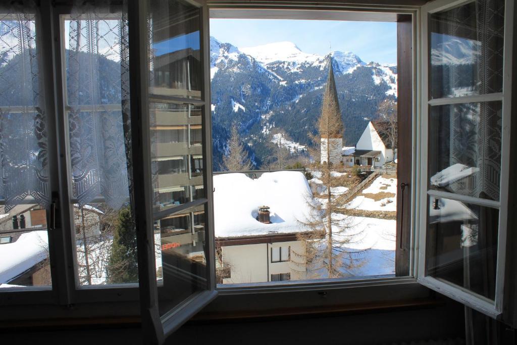 Swiss Lodge Hotel Bernerhof Wengen Room photo